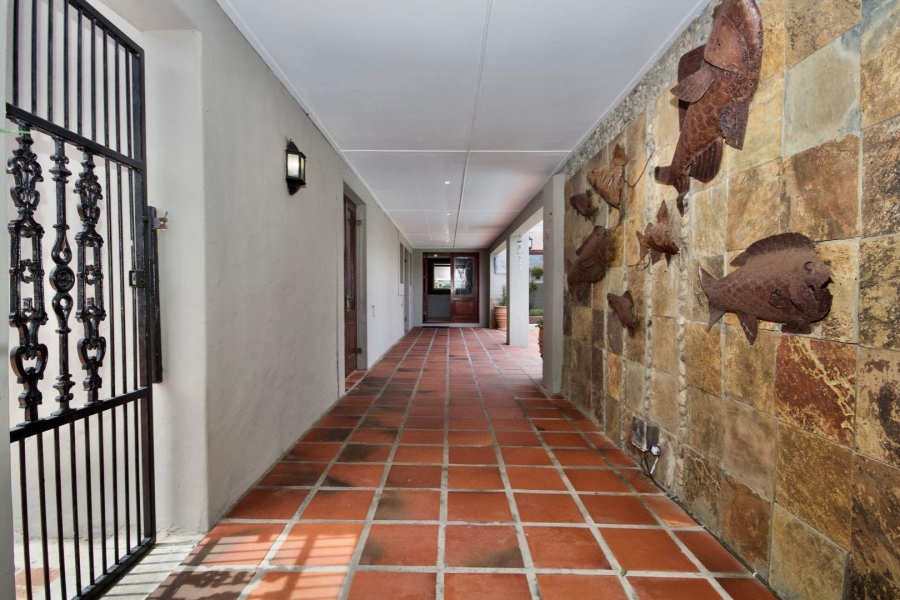 6 Bedroom Property for Sale in Sunset Beach Western Cape